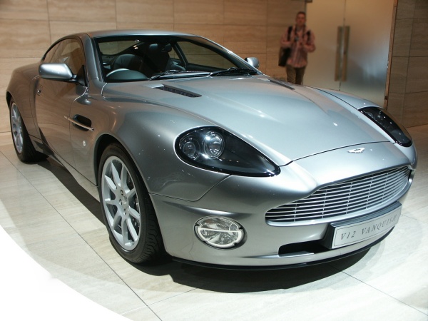 Aston Martin Vanquish V12 